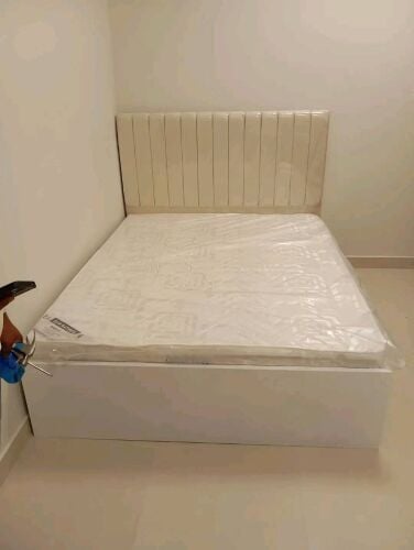 سرير ومرتبة