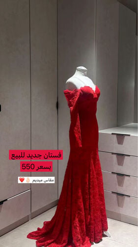 فستان احمر انيق 
