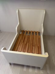 سرير مع مرتبه