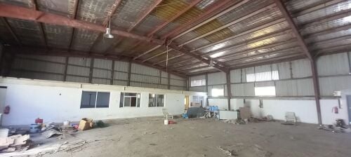 ورشة حدادة والالمنيوم  صناعية