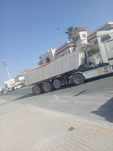 يوجد رمل بلاستر وطينه الزراعة