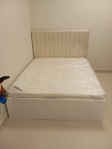 سرير ومرتبة