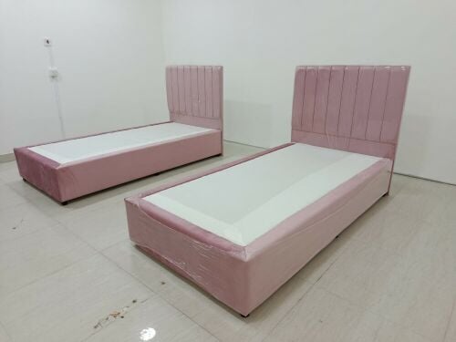 Double bed, single bed available