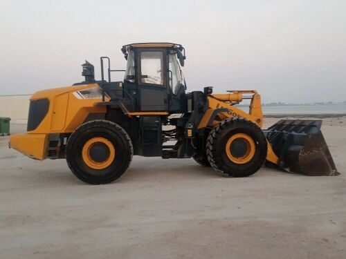 wheel loader