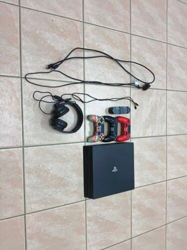 PS4 with headphones,charger
