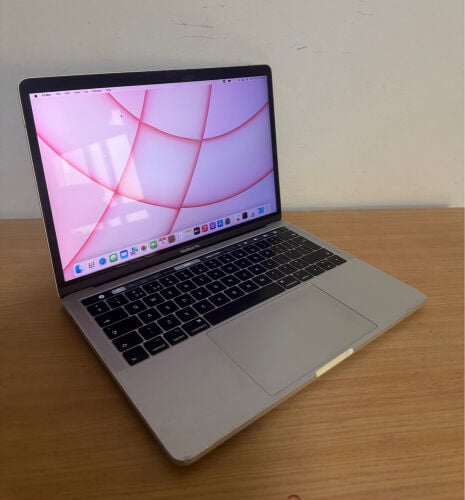 MacBook Pro 2017 i7, 16ram Retina 
