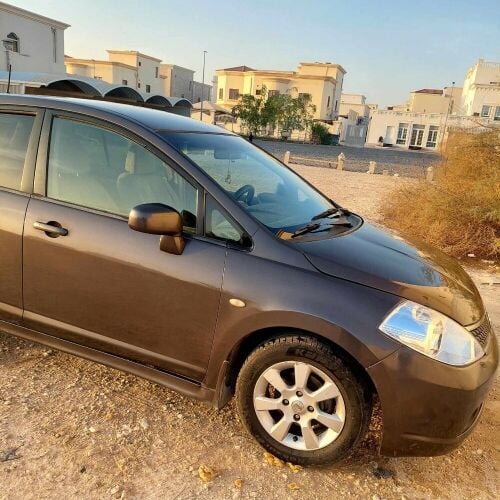 نيسان تيدا هاتش باك للبيع