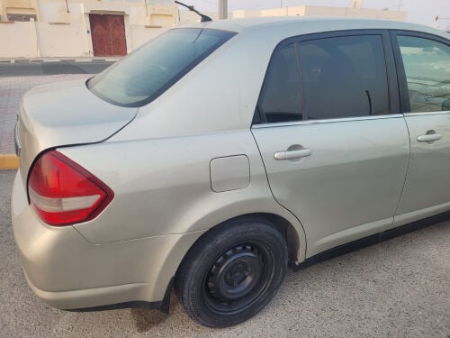 نيسان تيدا بحاله جيده 