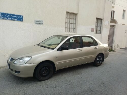 Mitsubishi lancer