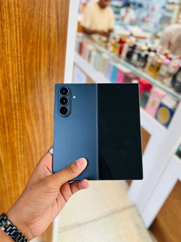 Samsung Galaxy Z fold 7 1tb 