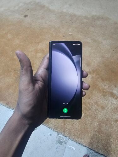 Samsung Galaxy Z Fold 5