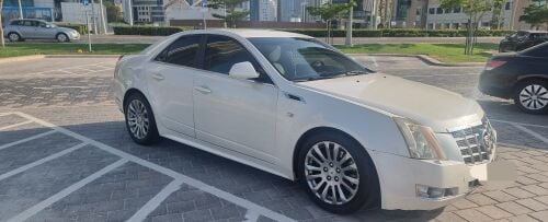 The 2013 Cadillac CTS -137000 km luxury car.