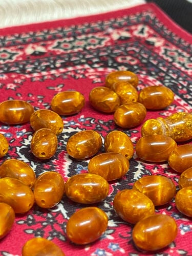 تراب كهرم عسلي لامع شفاف: