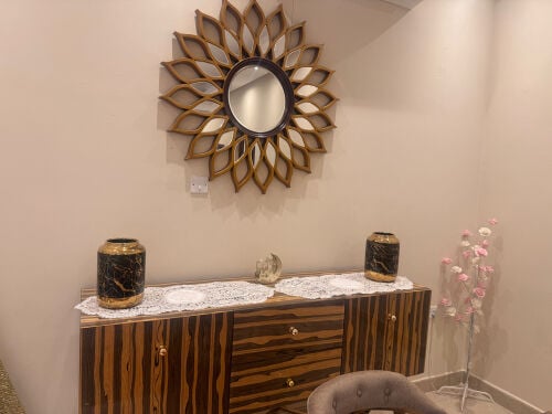 Dining table with 8 chairs, sideboa
