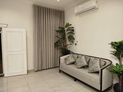 Curtain sofa make and Upholstery
