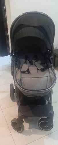 عربة أطفال
