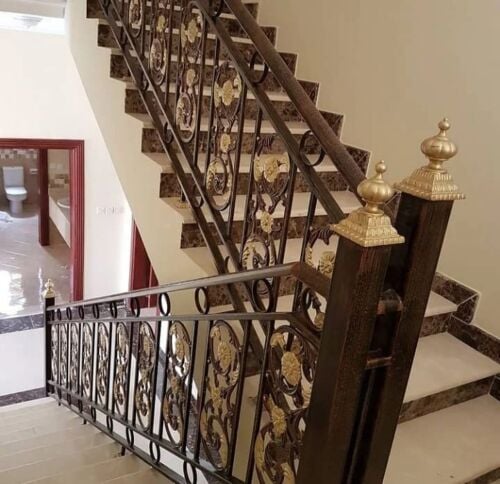 نقوم بجميع الحدادة ترتيب وتركيب ا
