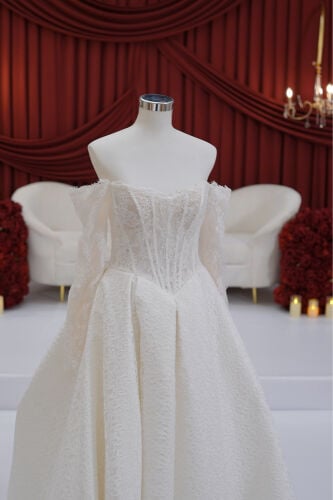 wedding dress with 3 meter veil 