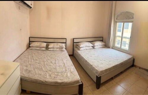 TRAVEL SALE! URGENT! QUEEN BEDS!