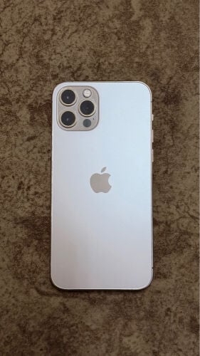 iPhone 12Pro - look description 