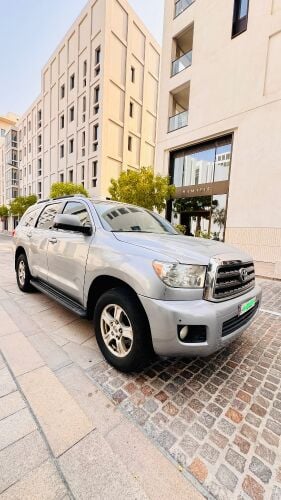 Toyota sequoia SR5