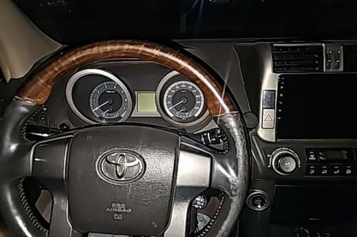 مكانيك سيارات ومضحة الحريق بومب