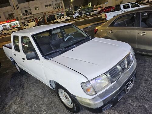 Nissan pickup 2003.
