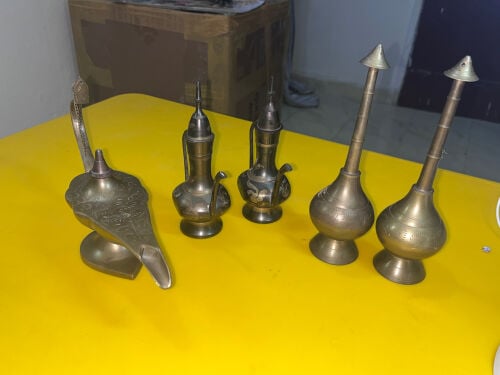 مجموعة تحف ونحاسيات تراثية 