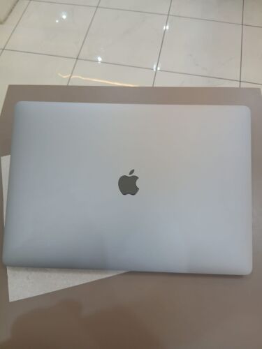 MacBook pro core i9 1tb SSD