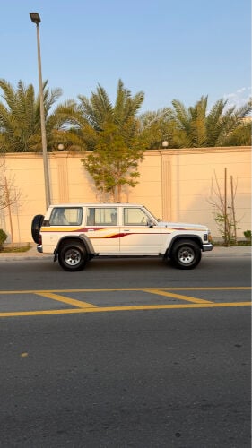 نيسان 