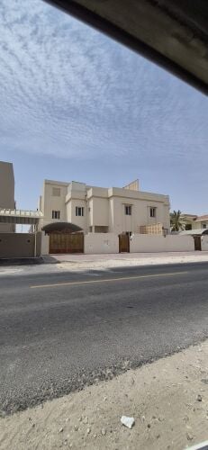 للايجار فيلا في الريان     .