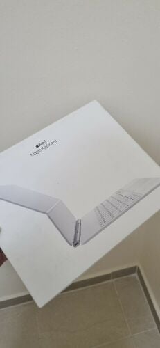 Apple MagicKeyboard for iPad Air 13