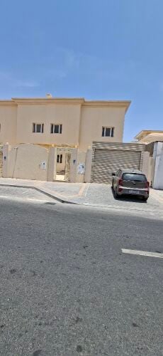 للإيجار فيلا في معيذر الجنوبي