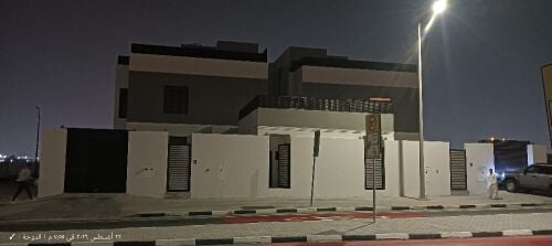 فيلا أول ساكن أم بشر
