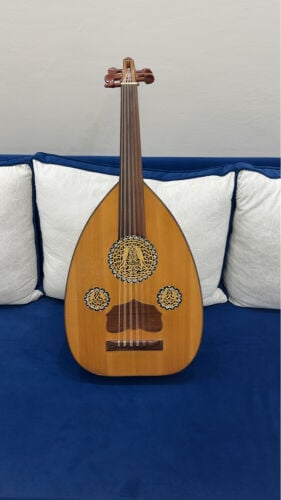 اعواد للبيع 