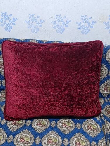 Burgundy Decorative Pillows – Set