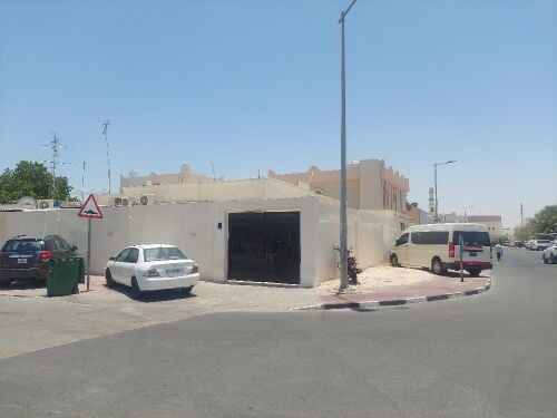 للبيع بيت شعبى زاوية خليفة ج