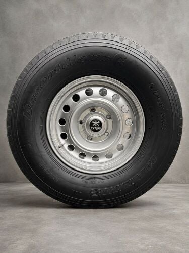 5 bolt Rim New model, tyer old 17,