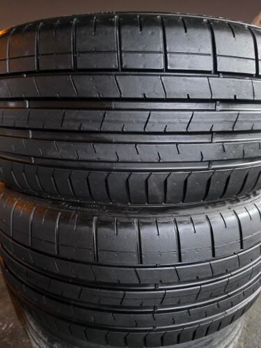 235/35/20 Pirelli Tyre 2% Used