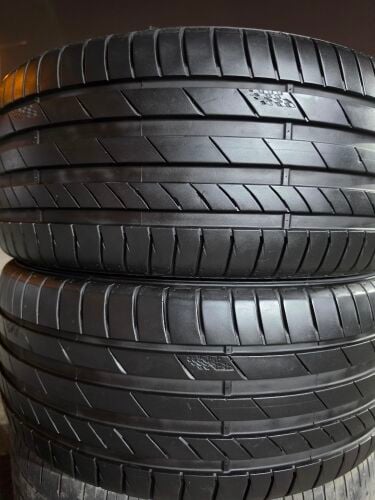 255/45/18 Kumho Tyre 2024