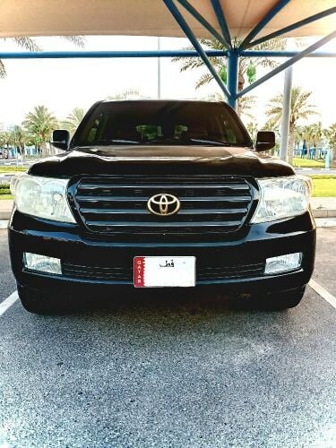 Well maintained clean land cruiser