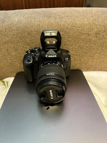 Canon EOS 700D