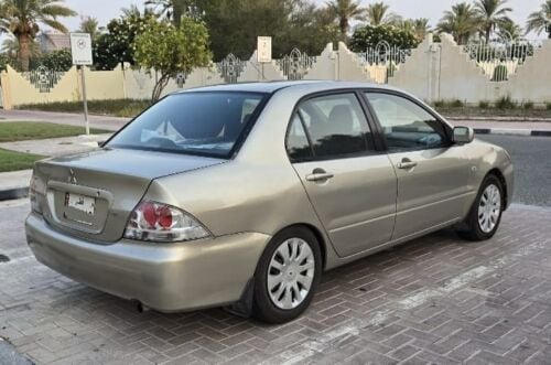 للبيع سيارة ميتسوبيشي لانسر 2006