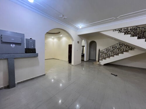 villa for rent in Um sellal 