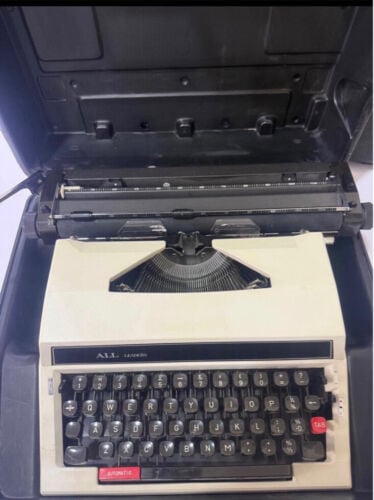 Three typewriter (english ) 