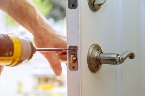 أعمال النجارة والألمنيوم