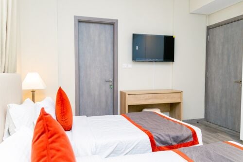 The Pearl 2 bhk furnished 4 rent
