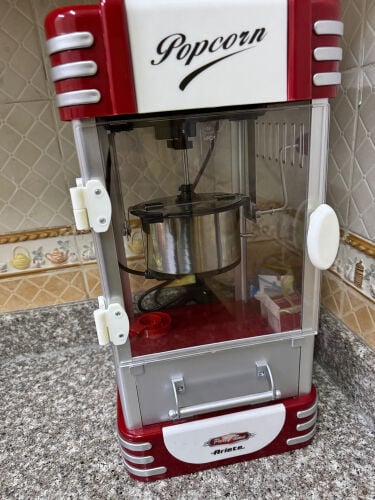 صانعة البوشار ( الذرة ) 