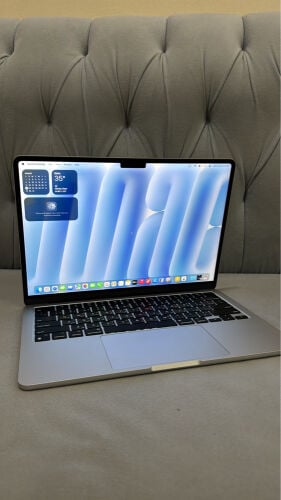 Macbook AIR M2 chip 13.6 inch