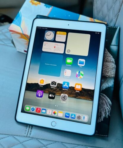 iPad 6/128gb*WiFi